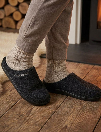 Men's closed-toe slippers by BELSTA