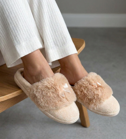 Women's closed-toe slippers by BELSTA